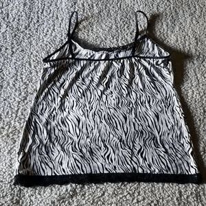 VTG Y2K Super Soft & Silky Zebra Patterned Scalloped Lace Trim Pajama Tank Top